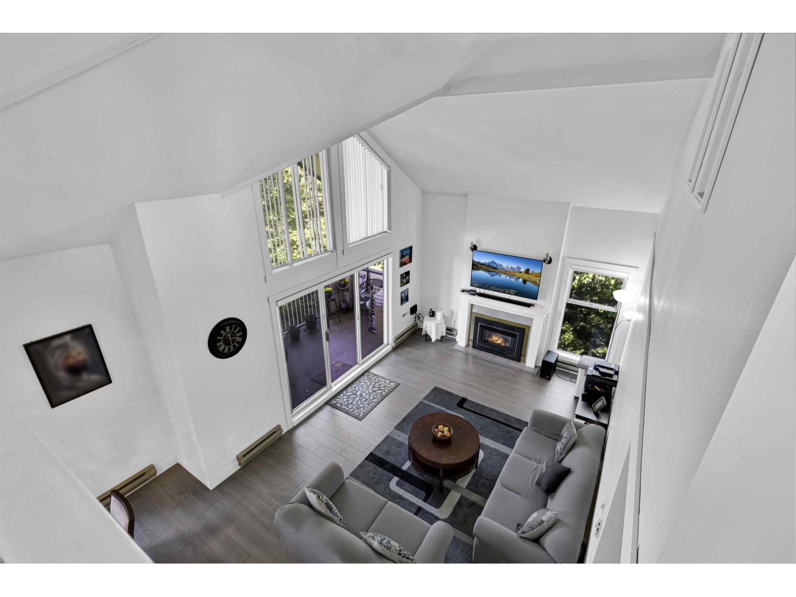 315 13918 72 Avenue, Surrey, British Columbia  V3W 0T4 - Photo 1 - R3162377