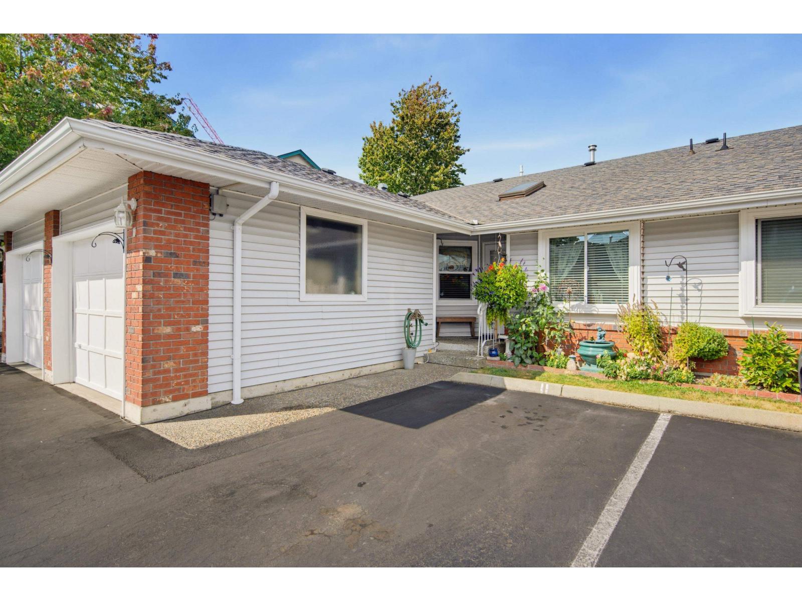 11 5365 205 Street, Langley, British Columbia  V3A 7V7 - Photo 5 - R3163112