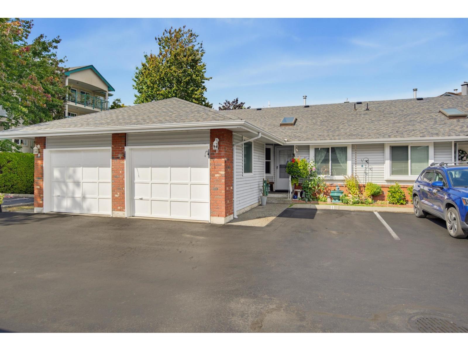 11 5365 205 Street, Langley, British Columbia  V3A 7V7 - Photo 1 - R3163112
