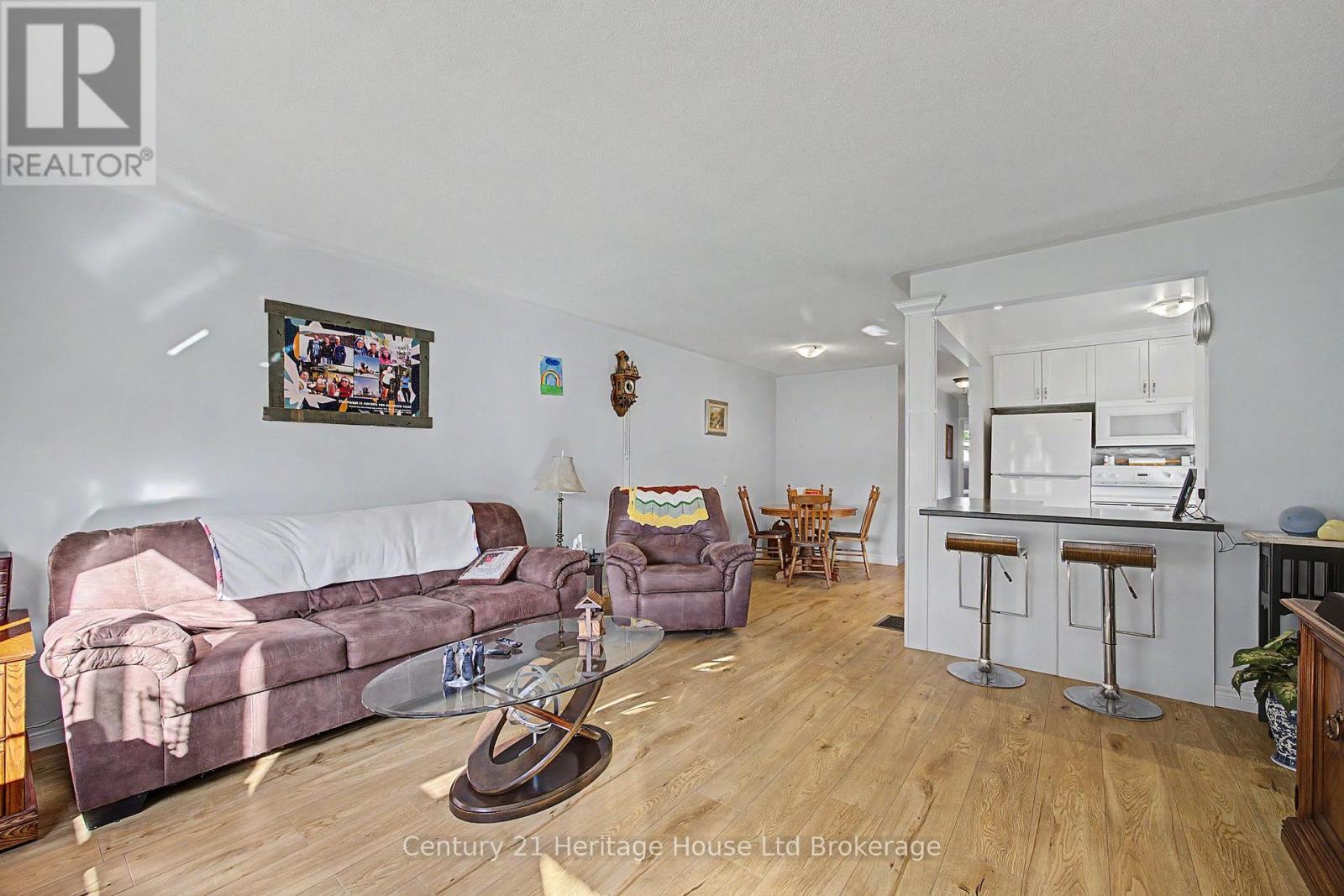 128 King Hiram Street, Ingersoll, Ontario N5C 1L6 - Photo 2 - X13762308