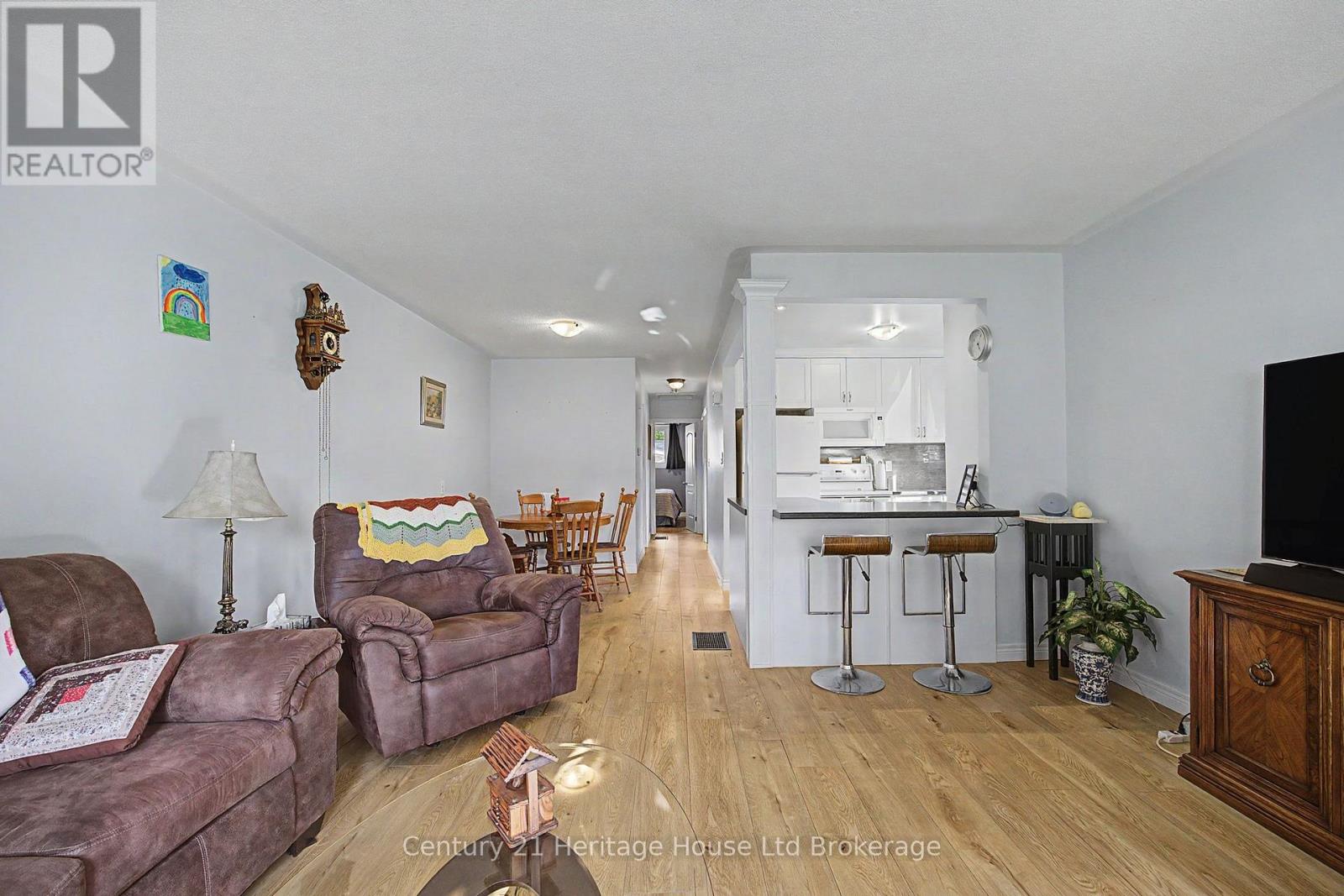 128 King Hiram Street, Ingersoll, Ontario N5C 1L6 - Photo 3 - X13762308