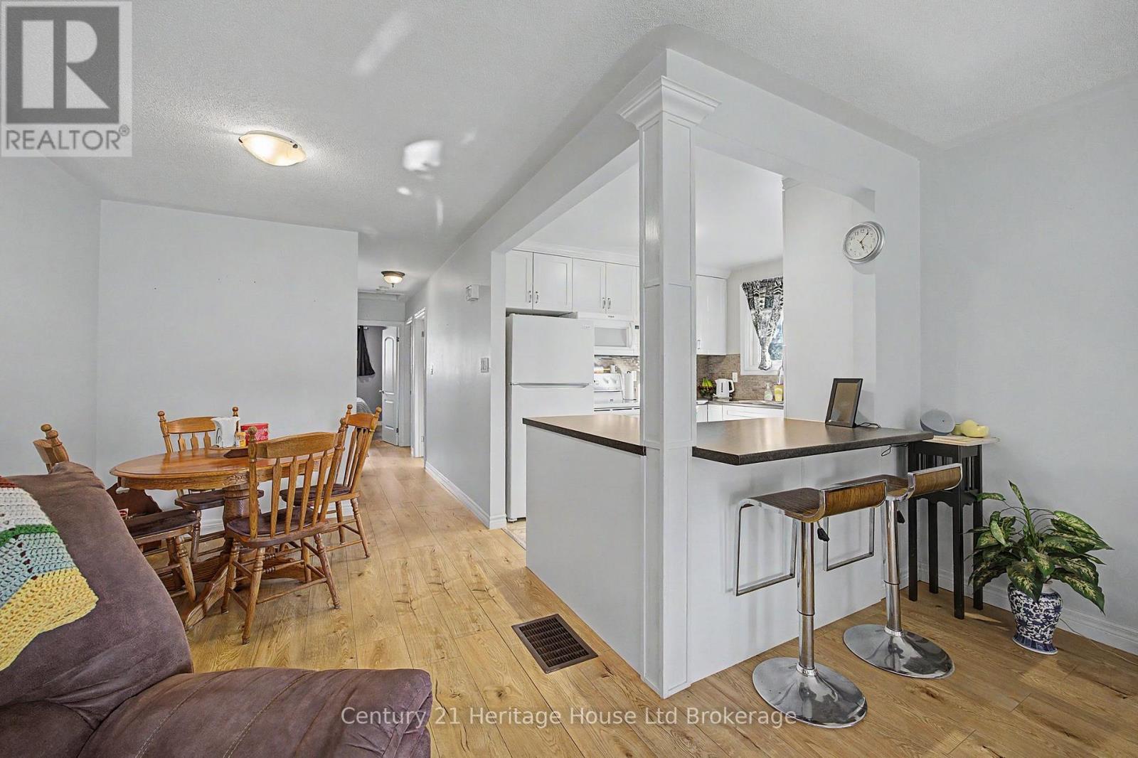 128 King Hiram Street, Ingersoll, Ontario N5C 1L6 - Photo 4 - X13762308