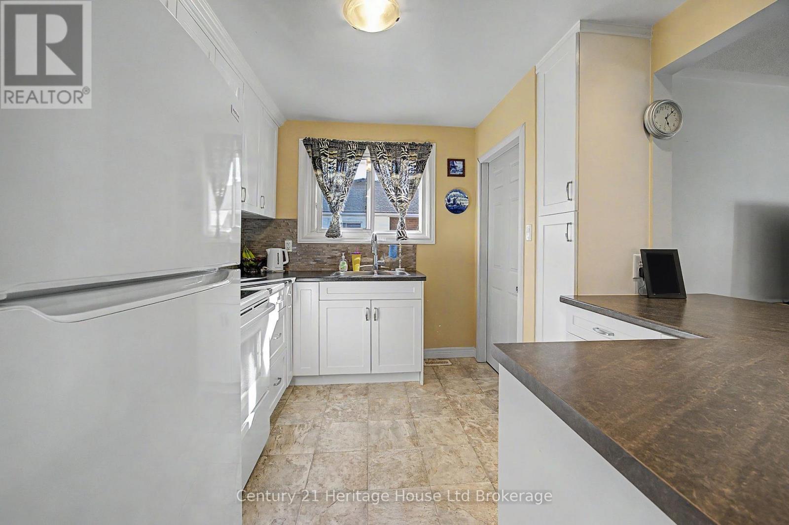 128 King Hiram Street, Ingersoll, Ontario N5C 1L6 - Photo 5 - X13762308