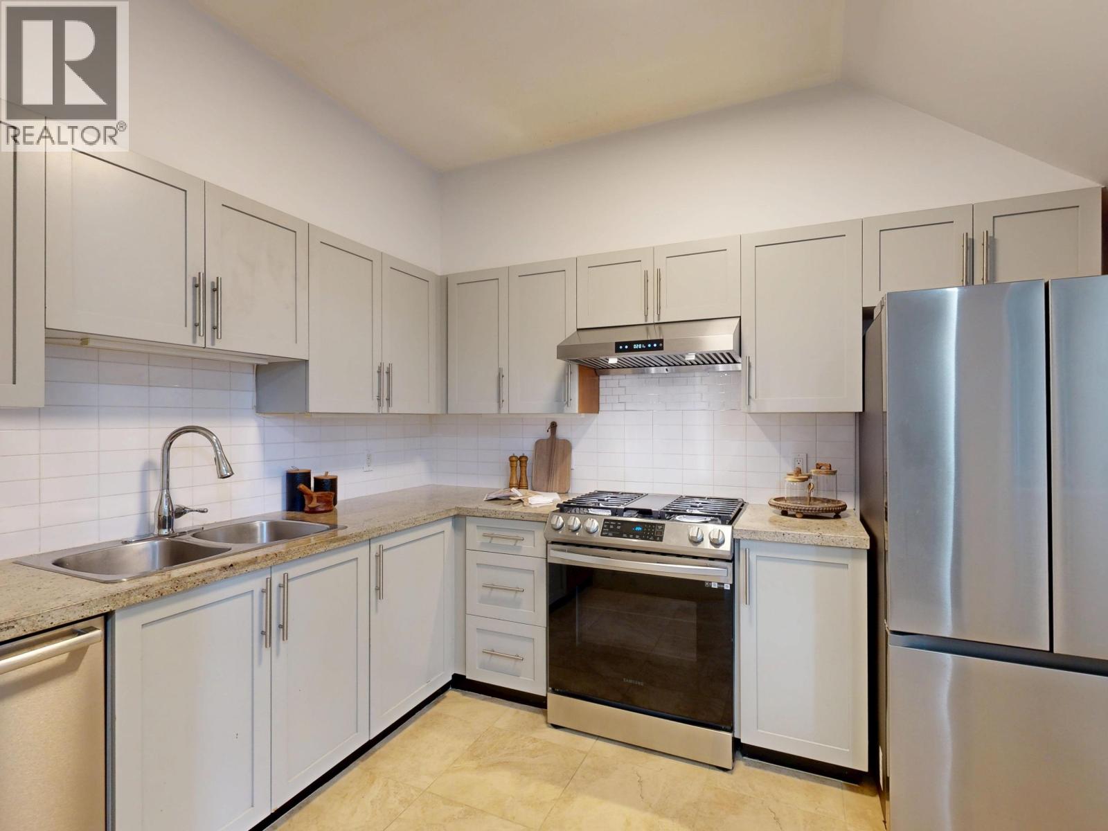 305 4468 Albert Street, Burnaby, British Columbia  V5C 2G8 - Photo 14 - R3163238