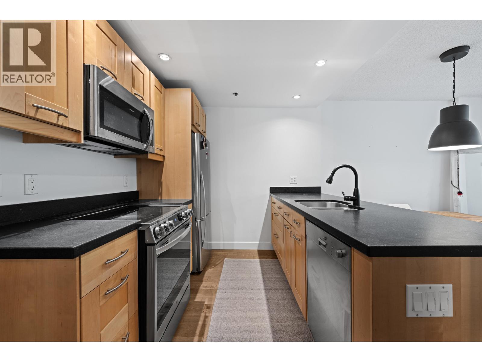 304 1925 W 2nd Avenue, Vancouver, British Columbia  V6J 1J2 - Photo 10 - R3163253