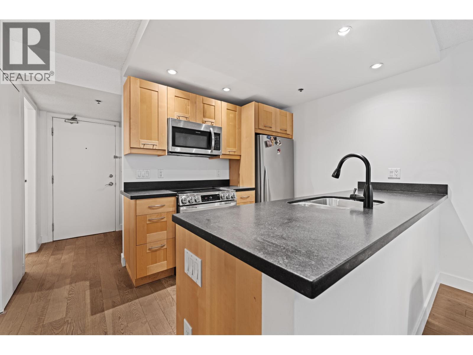 304 1925 W 2nd Avenue, Vancouver, British Columbia  V6J 1J2 - Photo 6 - R3163253