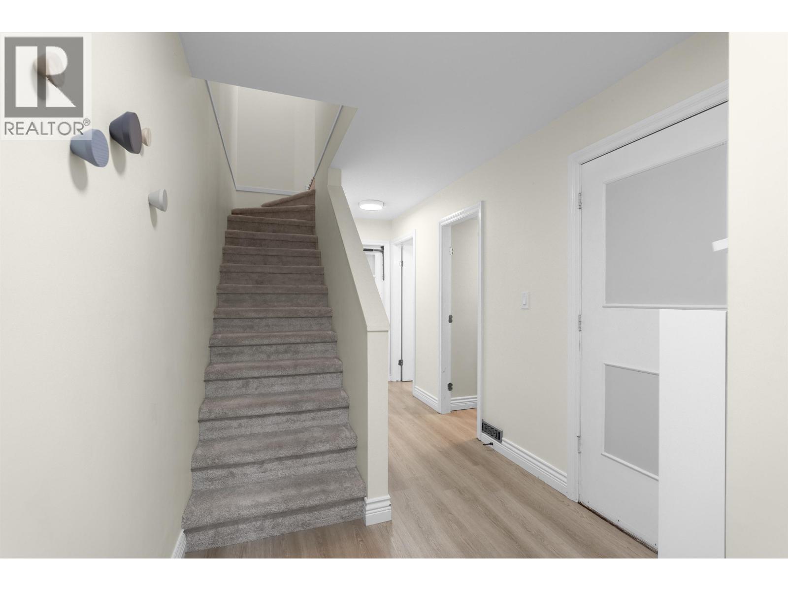 8167 Forest Grove Drive, Burnaby, British Columbia  V5A 4H5 - Photo 11 - R3163273