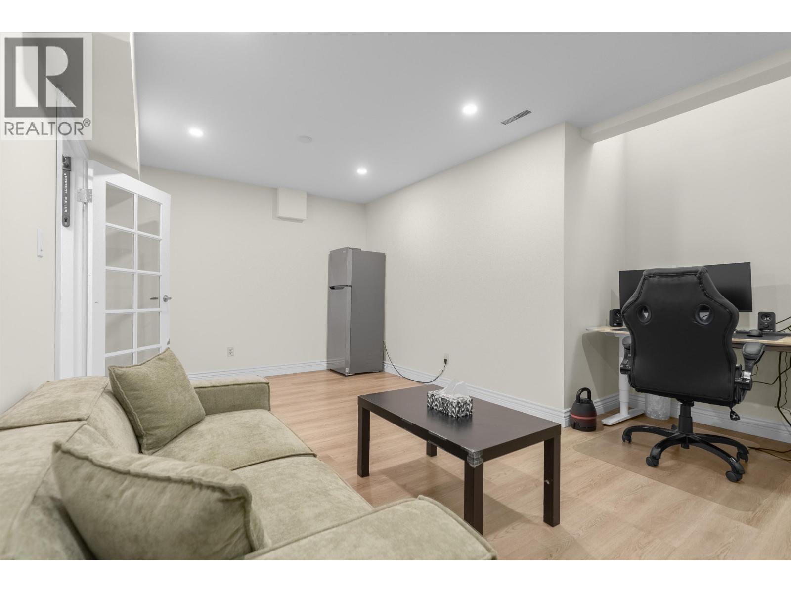 8167 Forest Grove Drive, Burnaby, British Columbia  V5A 4H5 - Photo 15 - R3163273