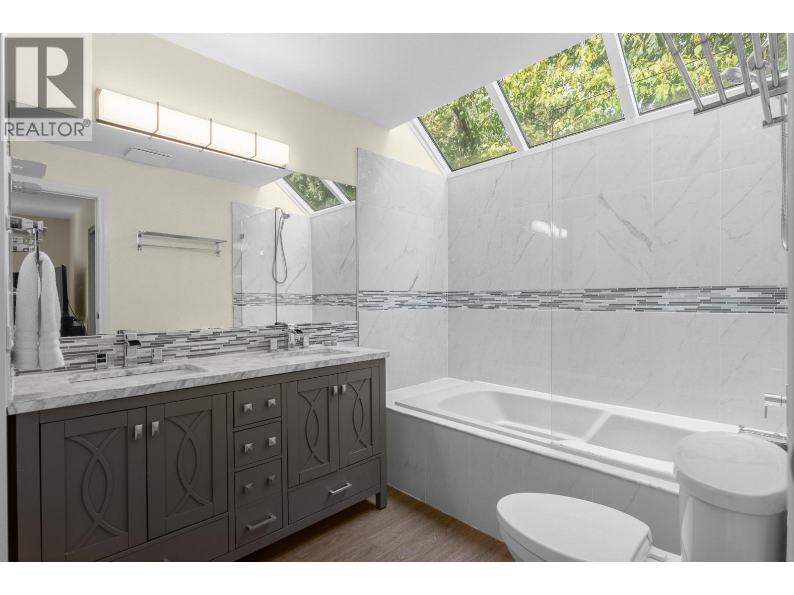 8167 Forest Grove Drive, Burnaby, British Columbia  V5A 4H5 - Photo 36 - R3163273