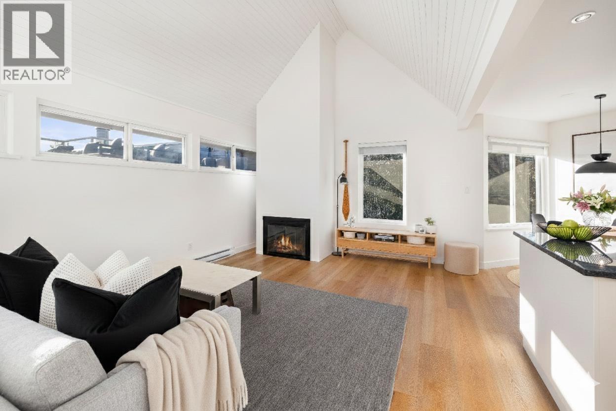 416 St. Georges Avenue, North Vancouver, British Columbia  V7L 3H1 - Photo 11 - R3163296