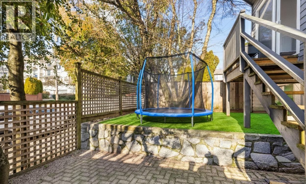 416 St. Georges Avenue, North Vancouver, British Columbia  V7L 3H1 - Photo 32 - R3163296