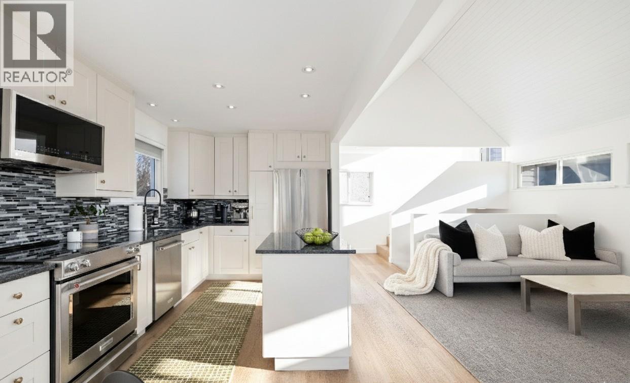 416 St. Georges Avenue, North Vancouver, British Columbia  V7L 3H1 - Photo 5 - R3163296