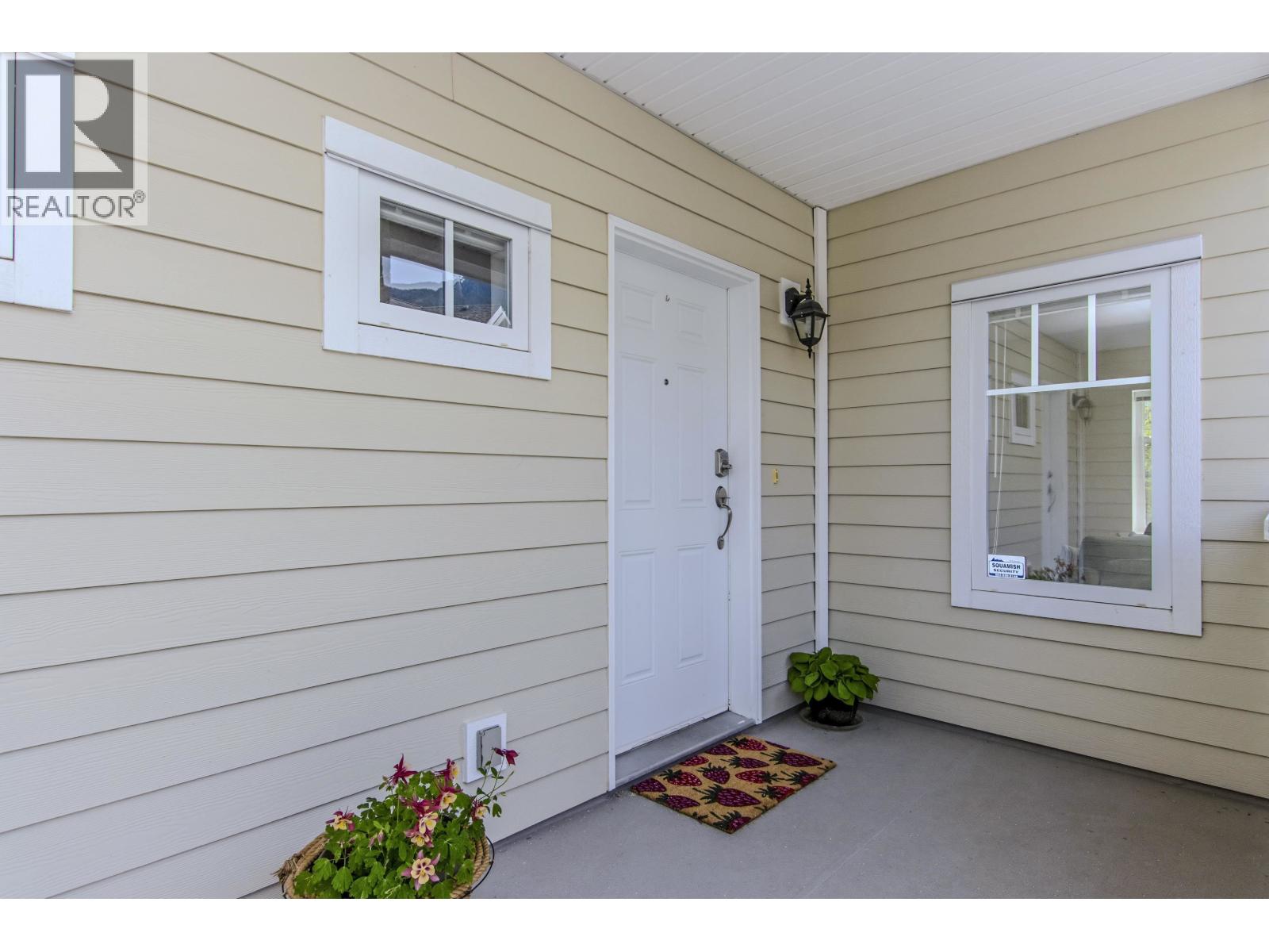 2 1200 Edgewater Drive, Squamish, British Columbia  V8B 0E7 - Photo 3 - R3163298