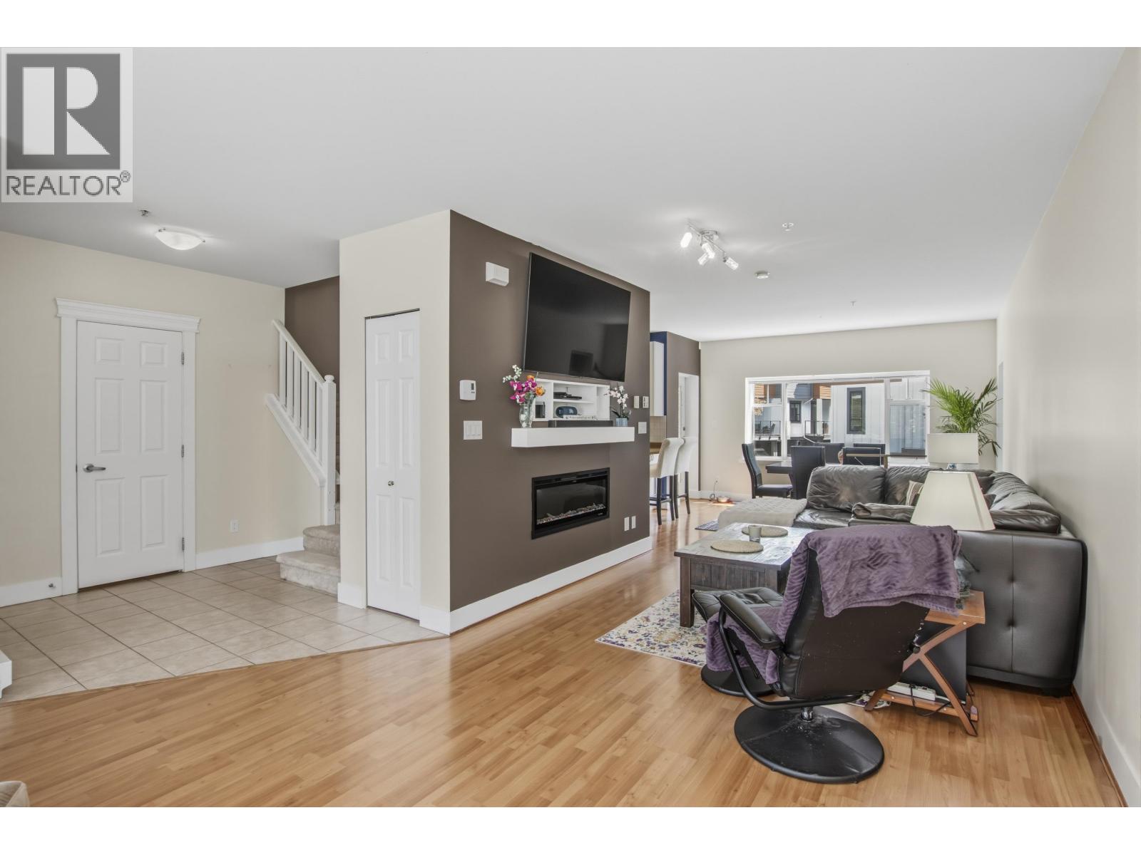 2 1200 Edgewater Drive, Squamish, British Columbia  V8B 0E7 - Photo 4 - R3163298