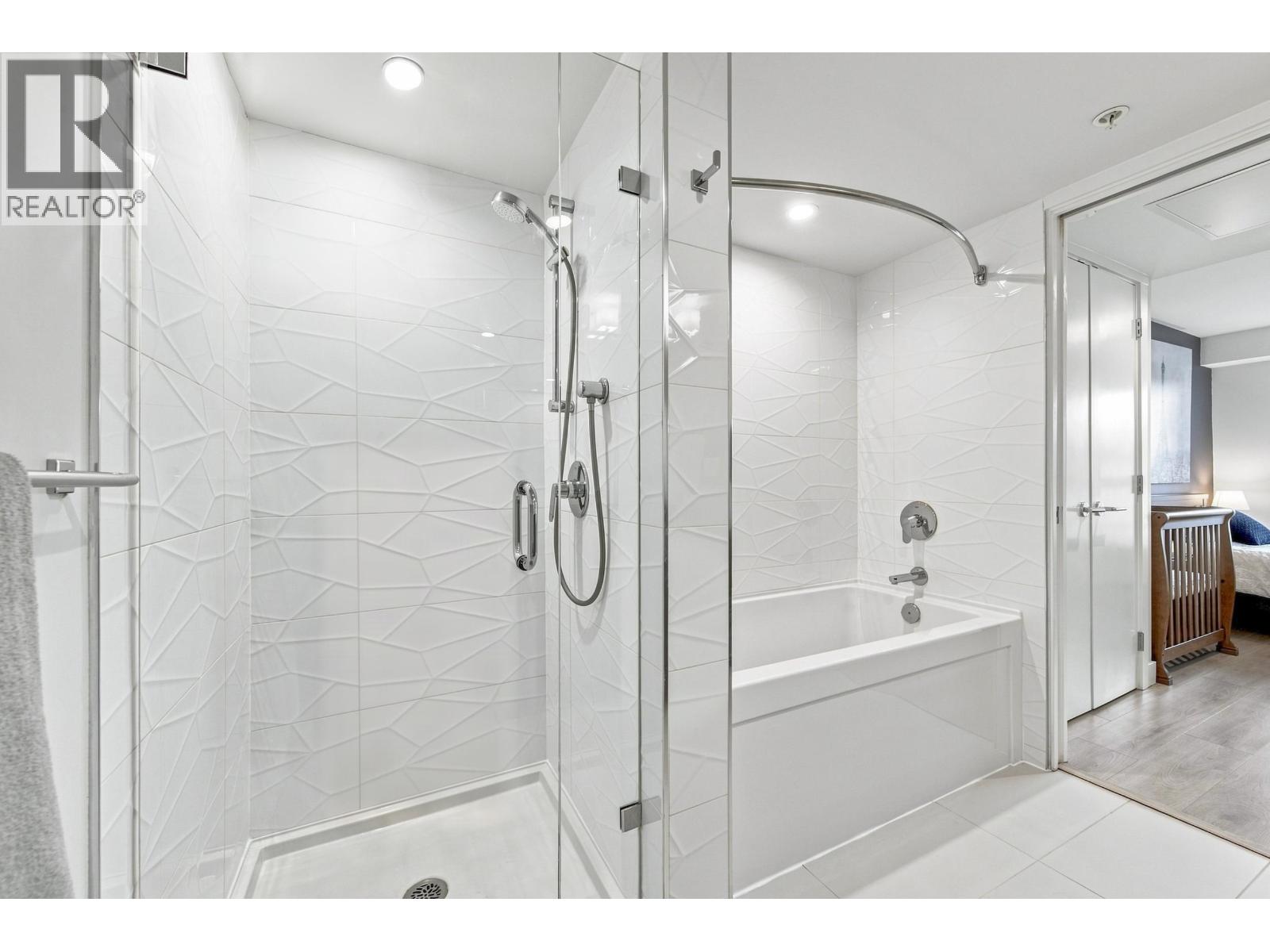 305 1519 Crown Street, North Vancouver, British Columbia  V7J 1G6 - Photo 25 - R3163313