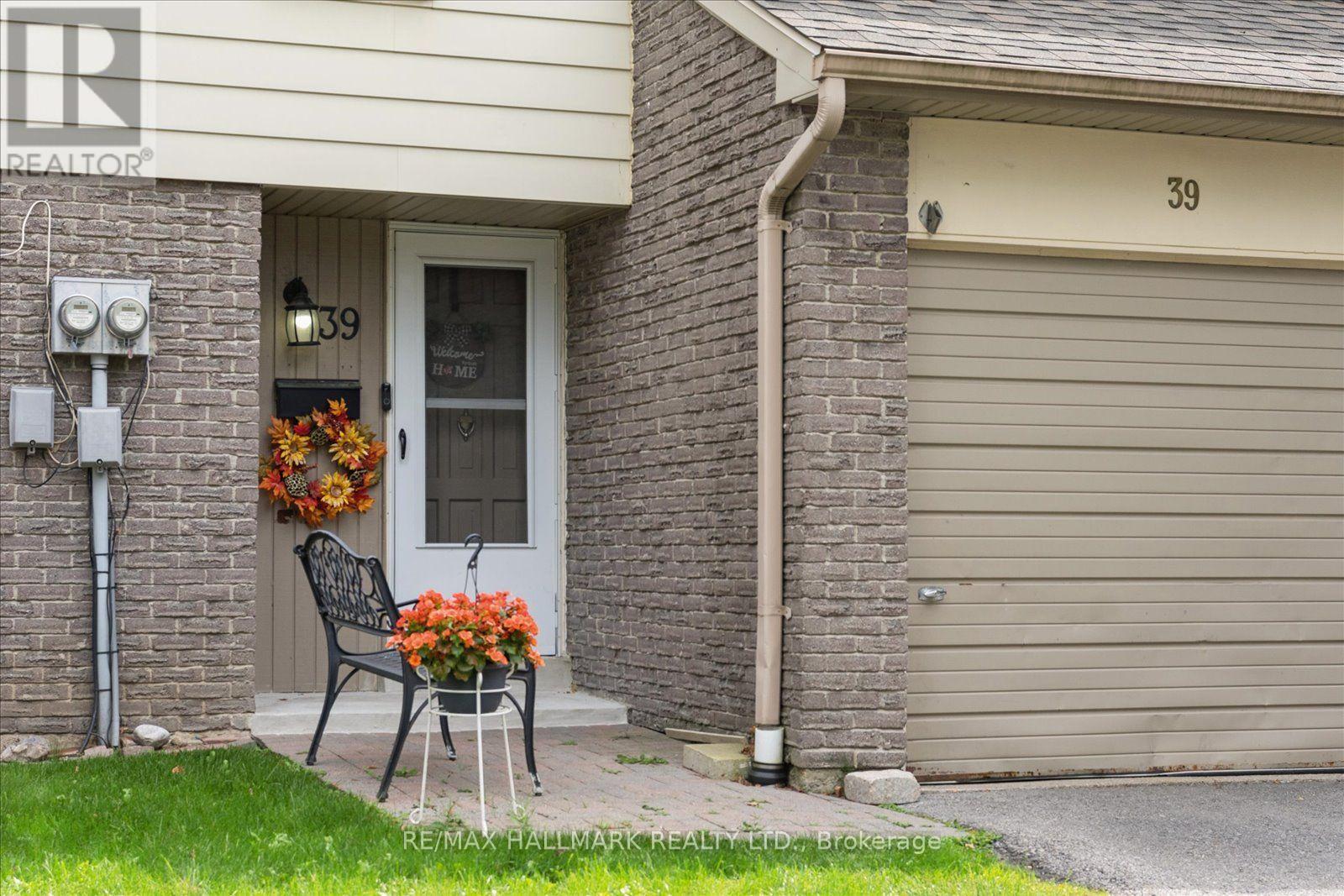 69 - 39 Camelot Way, Markham (Markham Village), Ontario  L3P 3W2 - Photo 2 - N13762166