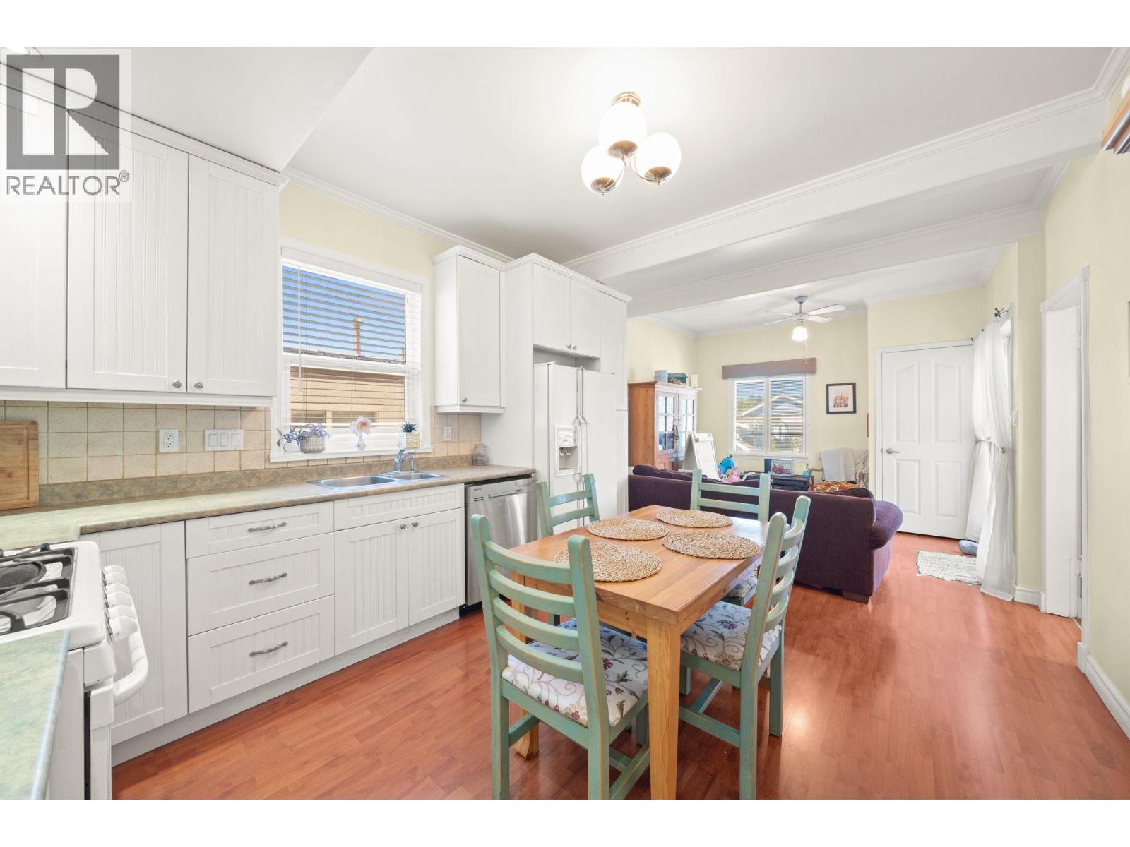 5743 St. Margarets Street, Vancouver, British Columbia  V5R 3H6 - Photo 11 - R3163232