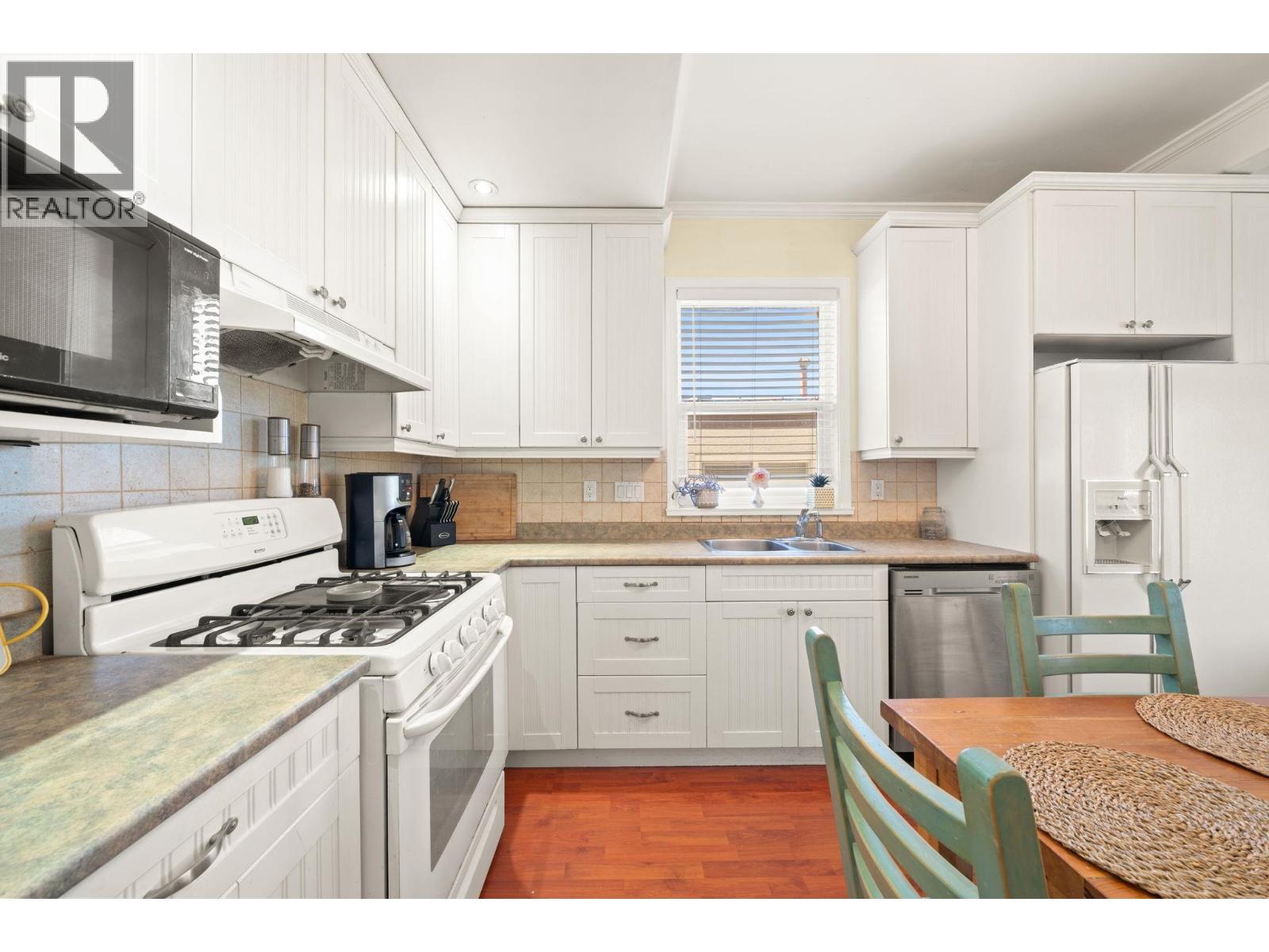 5743 St. Margarets Street, Vancouver, British Columbia  V5R 3H6 - Photo 9 - R3163232