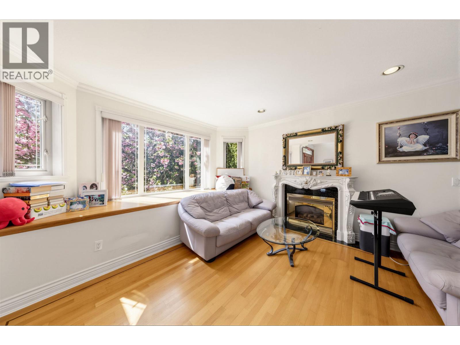 4993 Venables Street, Burnaby, British Columbia  V5B 1X8 - Photo 4 - R3163294