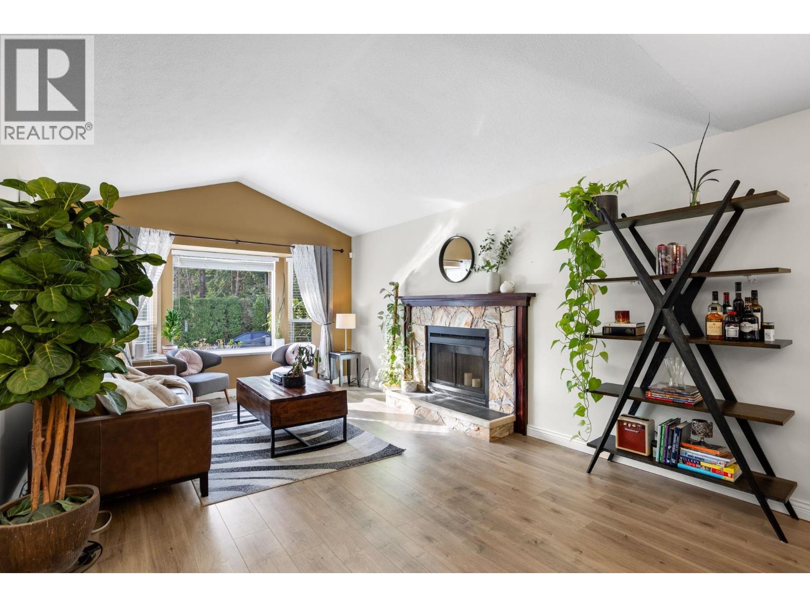 2983 Walton Avenue, Coquitlam, British Columbia  V3B 6N1 - Photo 2 - R3163301
