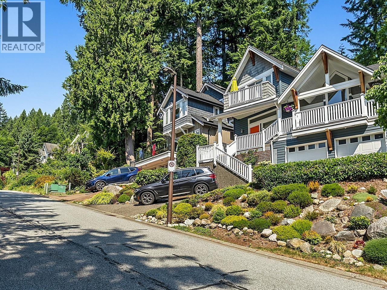 1074 KILMER ROAD, north vancouver, British Columbia