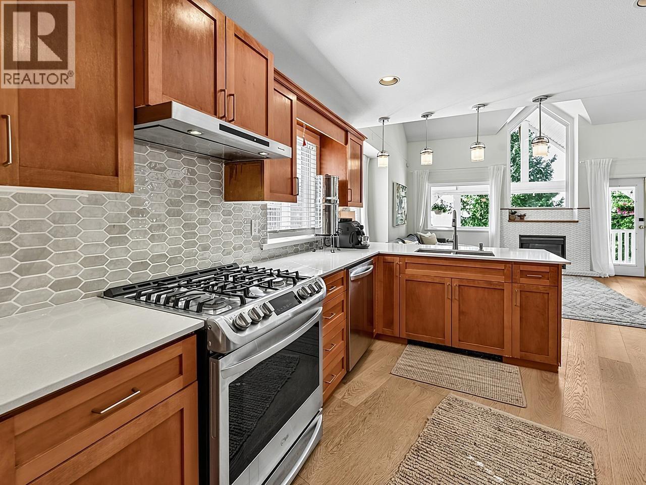 1074 Kilmer Road, North Vancouver, British Columbia  V7K 1R1 - Photo 8 - R3163332