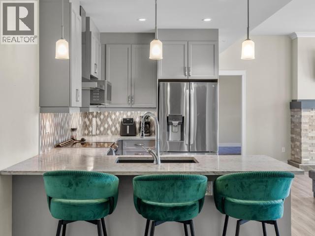 405-36 WATERFRONT PLACE photo 1