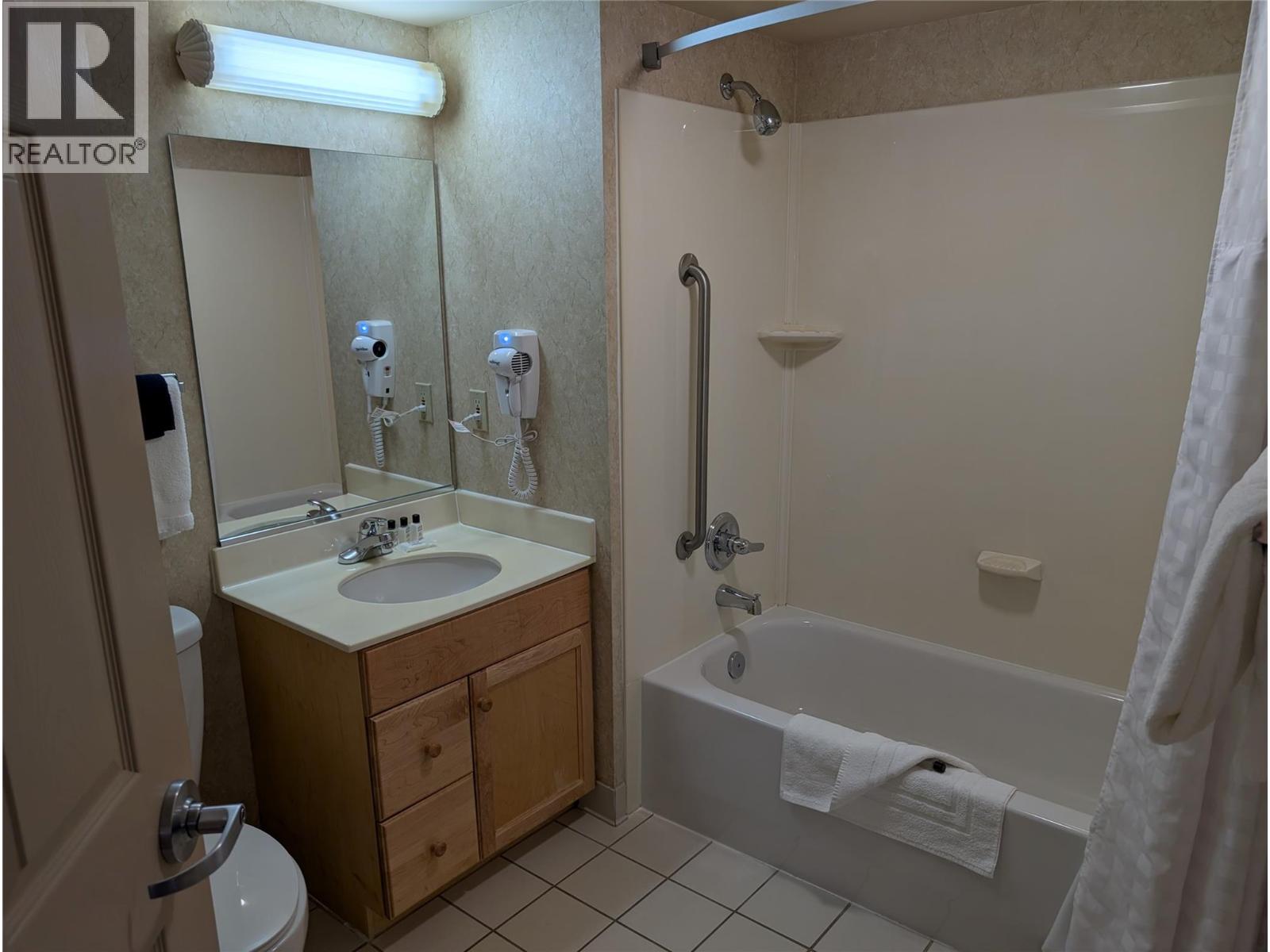 500 Stemwinder Drive Unit# 407, Kimberley, British Columbia  V1A 2Y6 - Photo 5 - 10400057