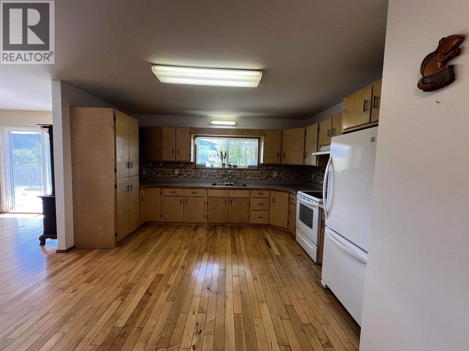 3150 Francois Lake Road, Fraser Lake, British Columbia  V0J 1S0 - Photo 8 - R3129748