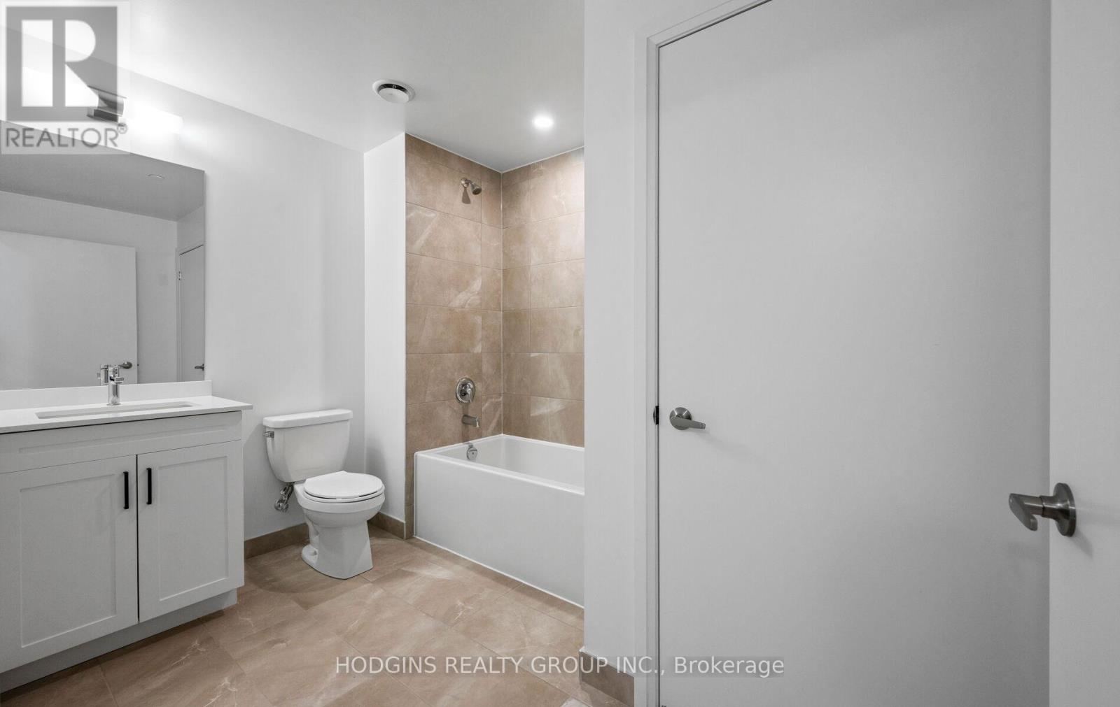 1714 - 1035 Southdown Road, Mississauga (Clarkson), Ontario  L5J 0A2 - Photo 3 - W13762192