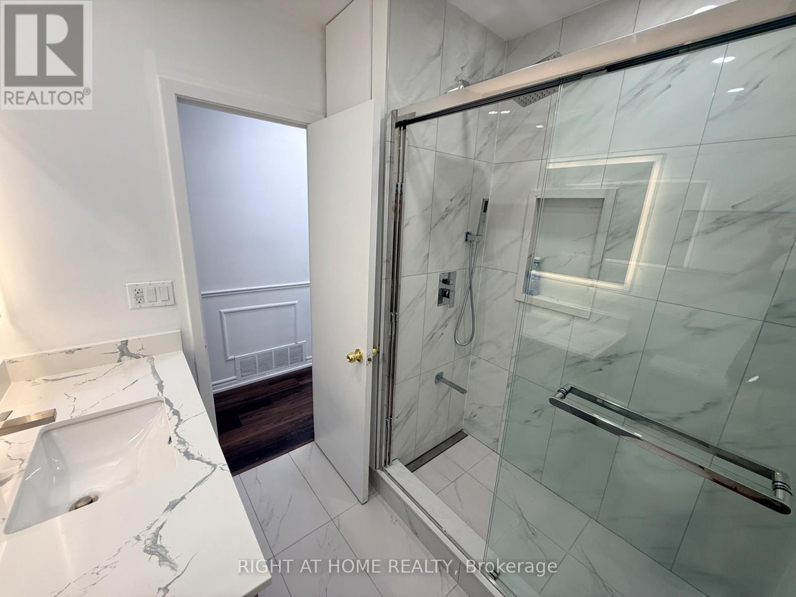 71 Navenby Crescent, Toronto, Ontario  M9L 1B3 - Photo 11 - W13762208