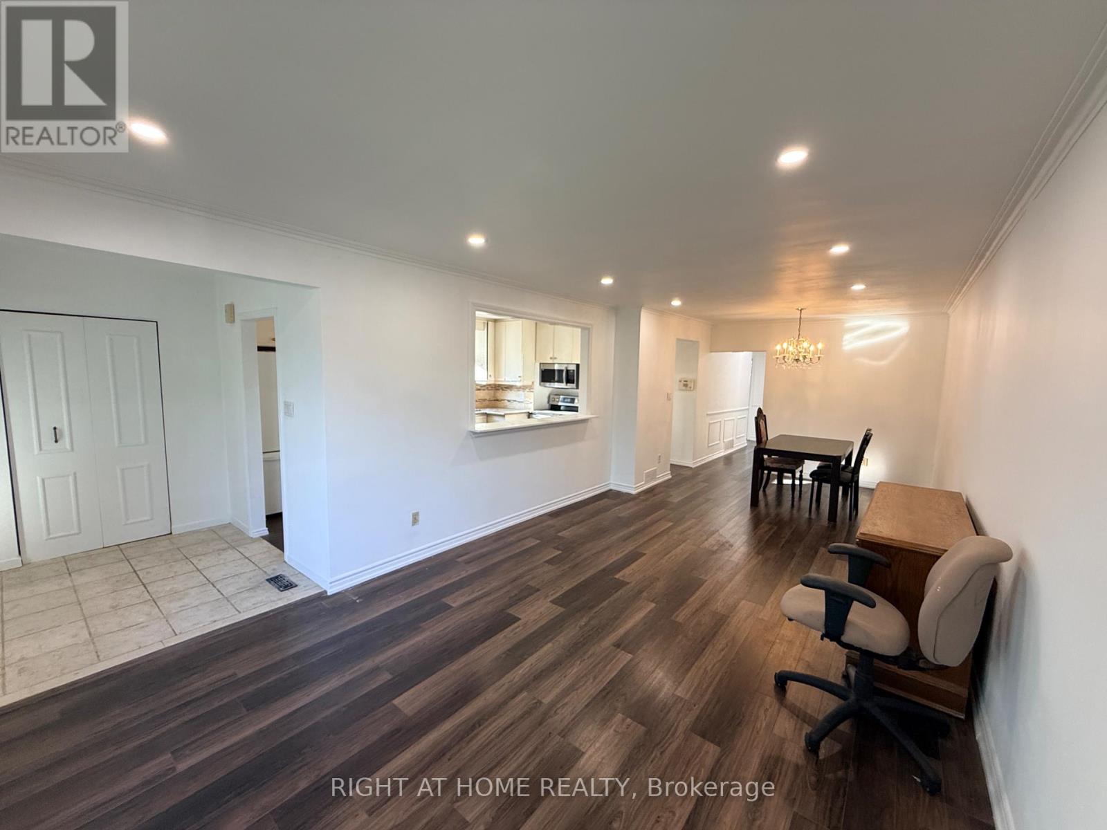 71 Navenby Crescent, Toronto, Ontario  M9L 1B3 - Photo 4 - W13762208