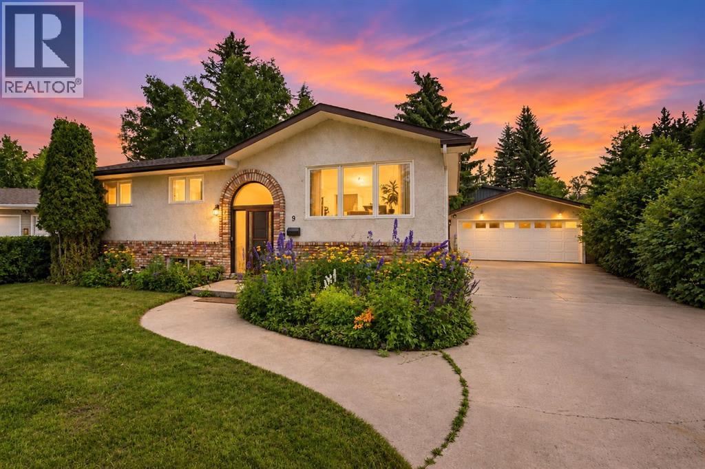 9 Stirling Close, Red Deer, Alberta  T4N 0A8 - Photo 1 - A2330520