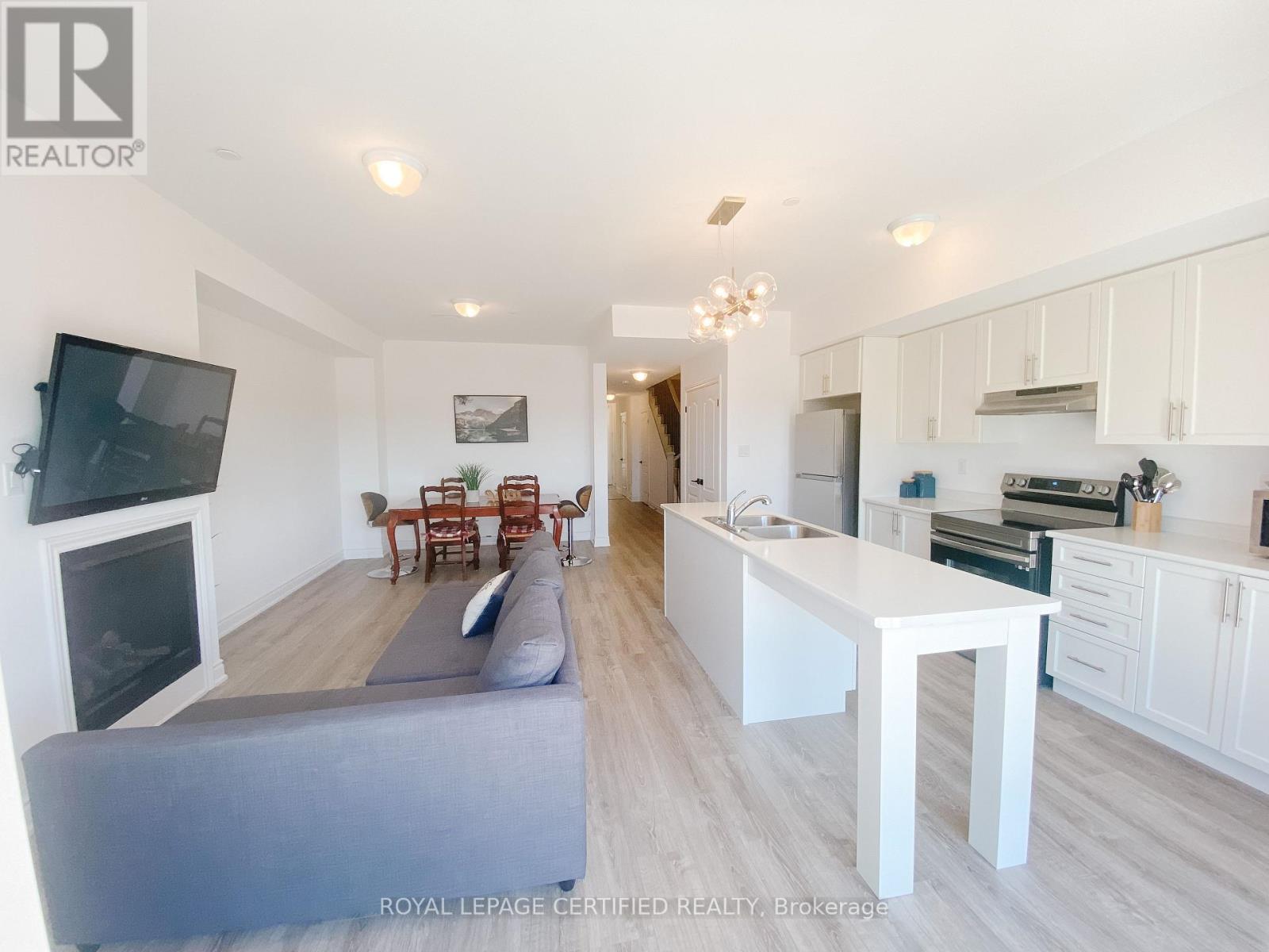 80 Marina Village Drive, Georgian Bay (Baxter), Ontario  L0K 1S0 - Photo 4 - X13762296