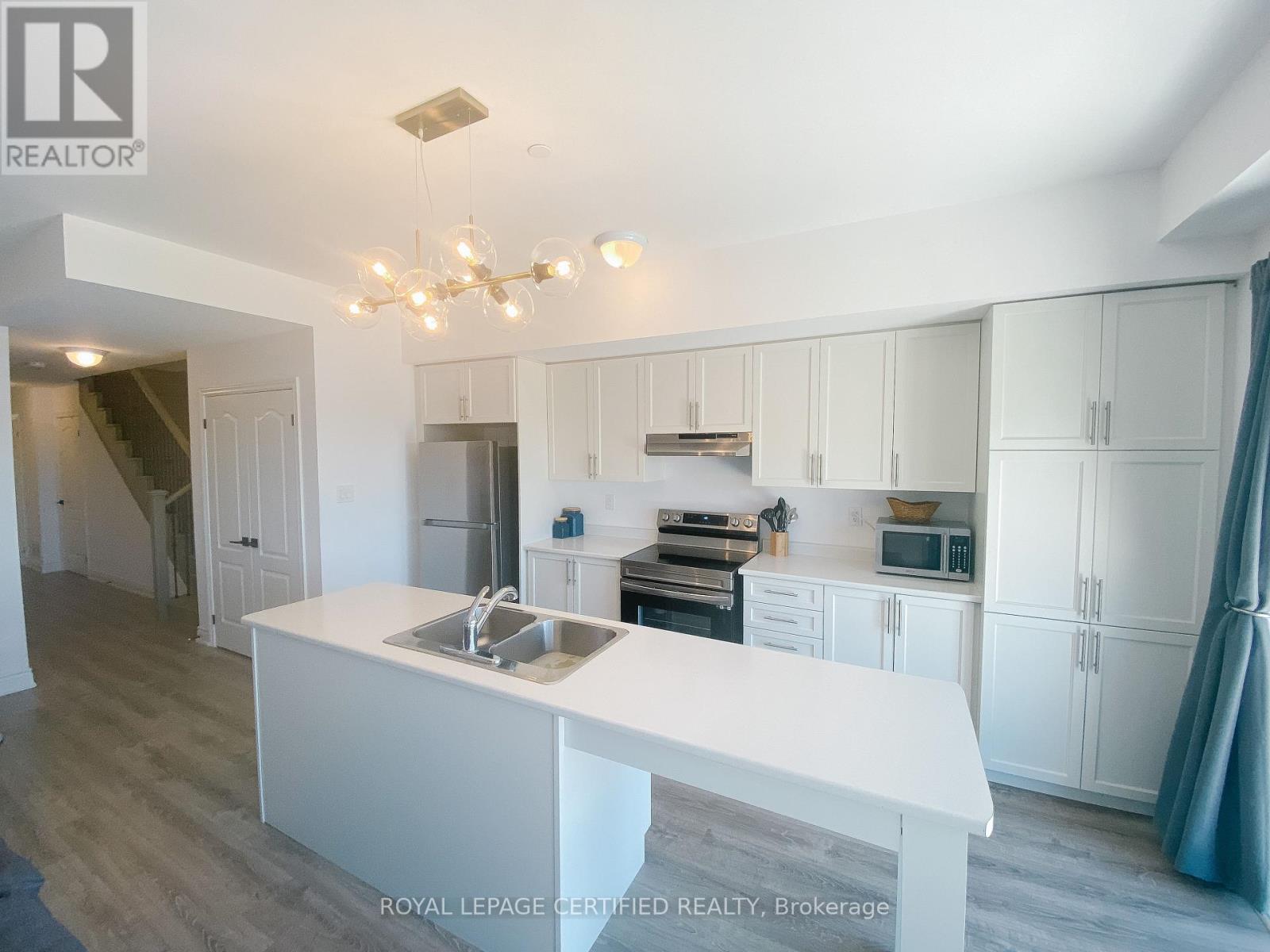 80 Marina Village Drive, Georgian Bay (Baxter), Ontario  L0K 1S0 - Photo 6 - X13762296