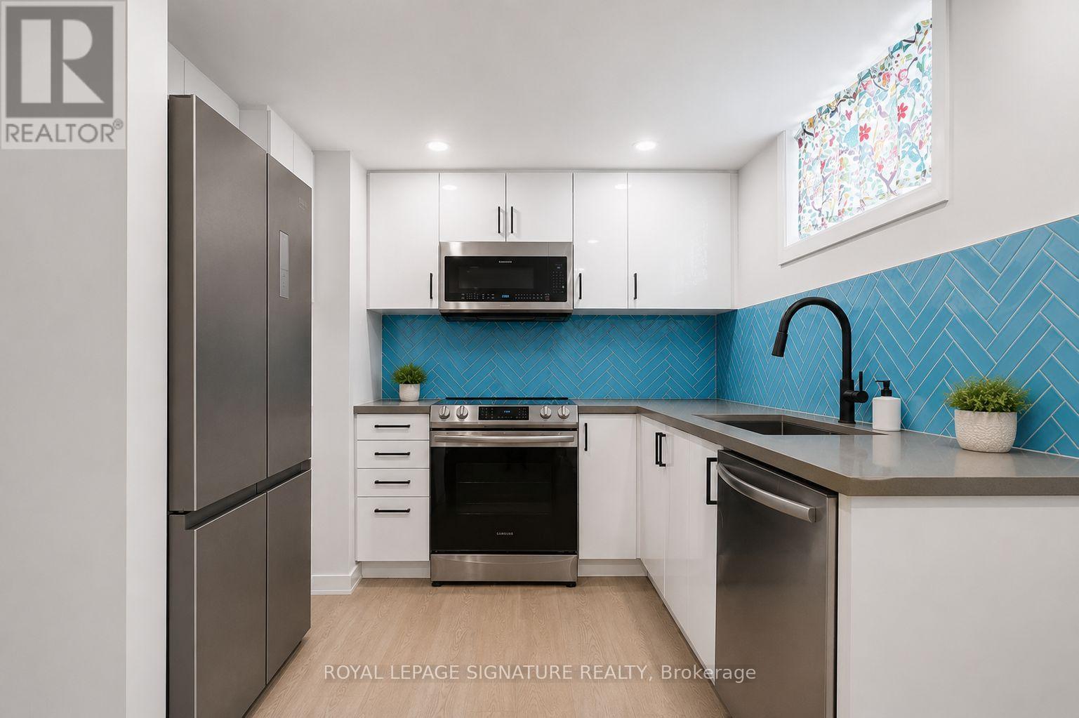 151 Campbell Avenue, Toronto, Ontario  M6P 3V3 - Photo 15 - W13761624