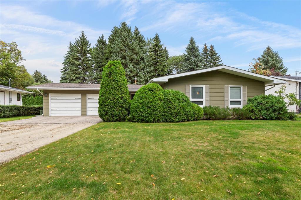 575 Hanover Street, Steinbach, Manitoba  R5G 0J3 - Photo 0 - 202622491