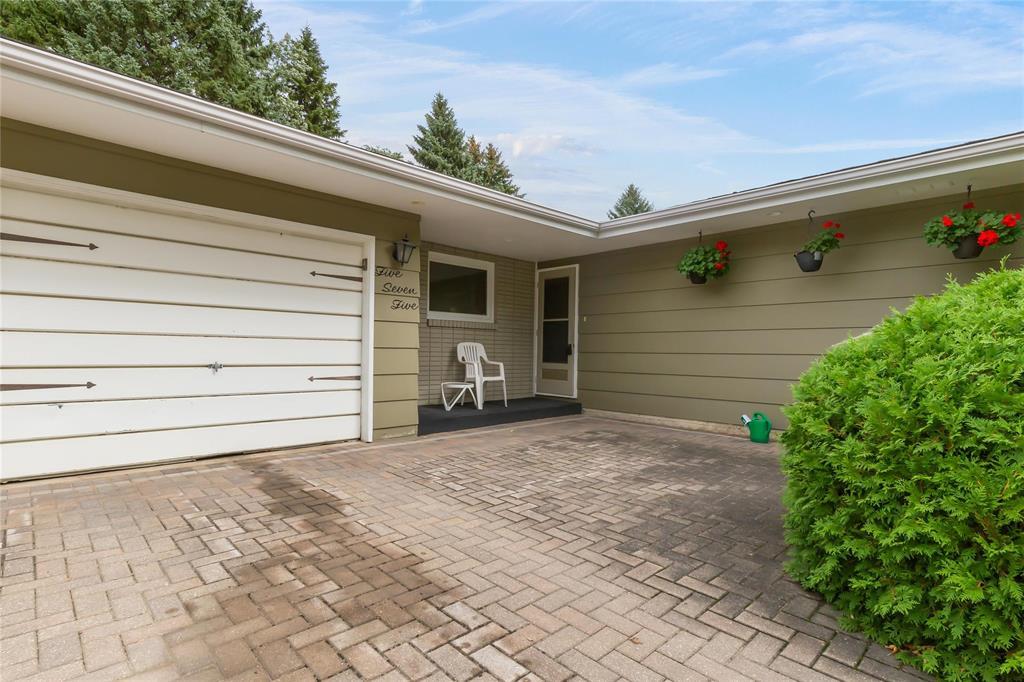 575 Hanover Street, Steinbach, Manitoba  R5G 0J3 - Photo 2 - 202622491