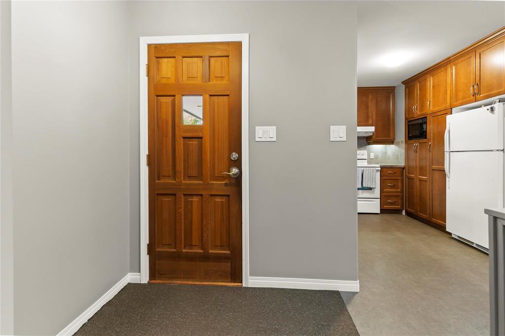 575 Hanover Street, Steinbach, Manitoba  R5G 0J3 - Photo 3 - 202622491