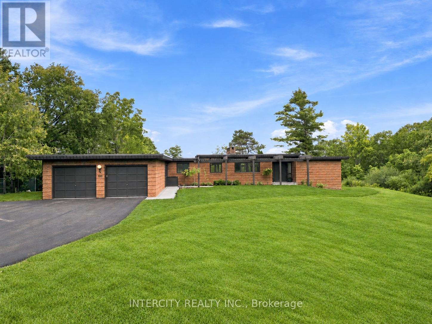 100 RAVENDALE COURT, Vaughan, Ontario