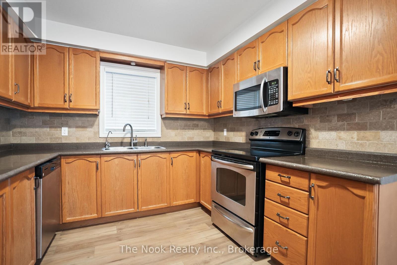 Main & Upper - 11 Jollow Drive, Clarington, Ontario  L1C 4V9 - Photo 15 - E13762574