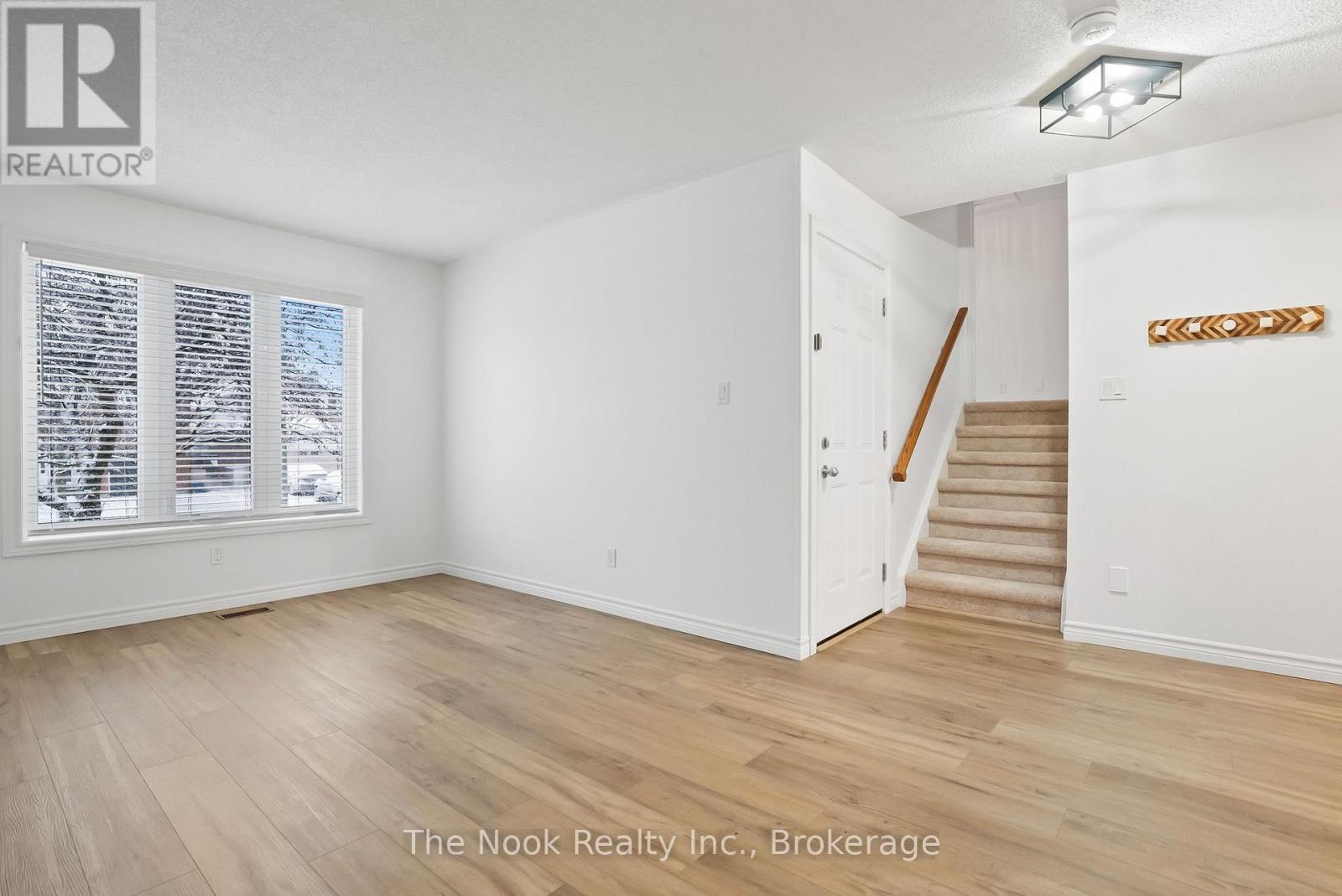 Main & Upper - 11 Jollow Drive, Clarington, Ontario  L1C 4V9 - Photo 4 - E13762574
