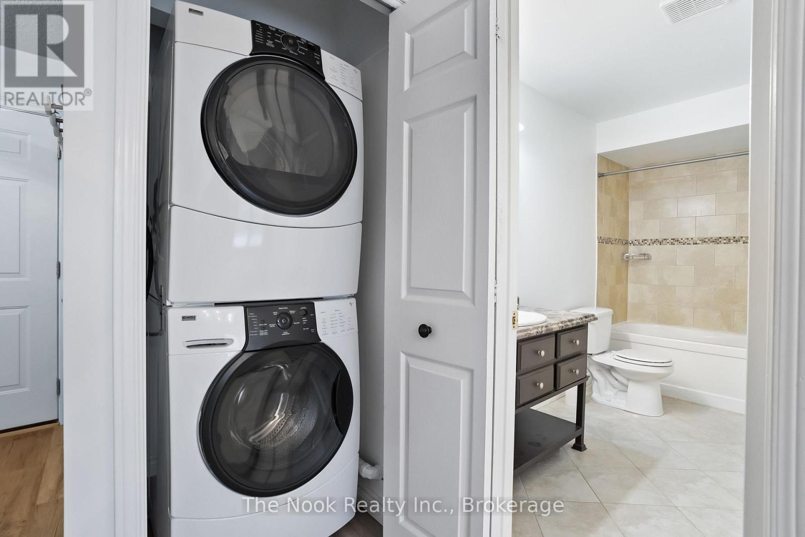 Main & Upper - 11 Jollow Drive, Clarington, Ontario  L1C 4V9 - Photo 9 - E13762574
