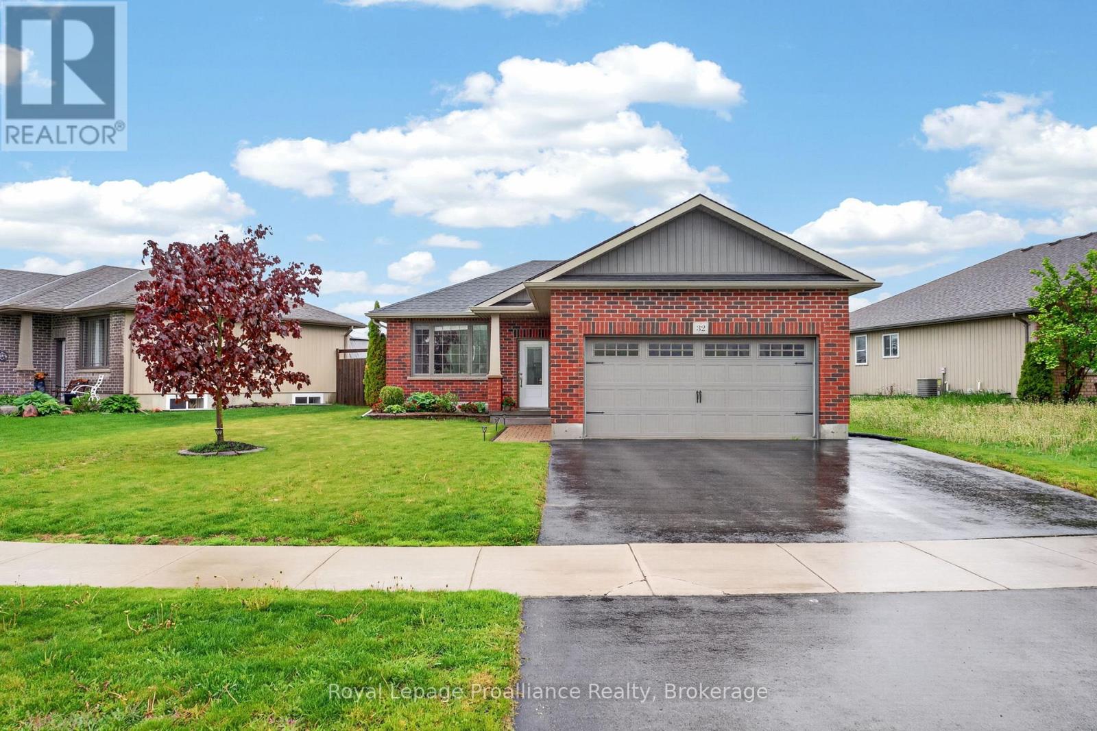 32 Aspen Drive, Quinte West, Ontario  K8V 0E2 - Photo 1 - X13762440