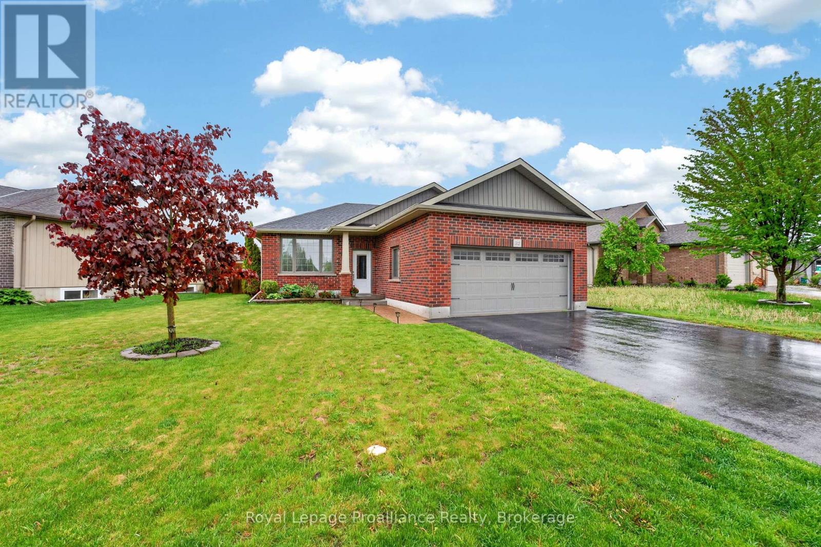 32 Aspen Drive, Quinte West, Ontario  K8V 0E2 - Photo 2 - X13762440