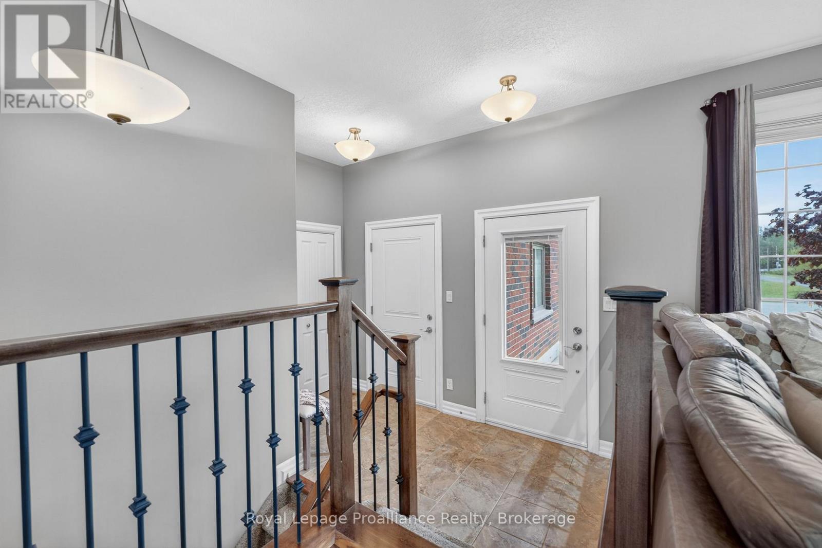 32 Aspen Drive, Quinte West, Ontario  K8V 0E2 - Photo 4 - X13762440