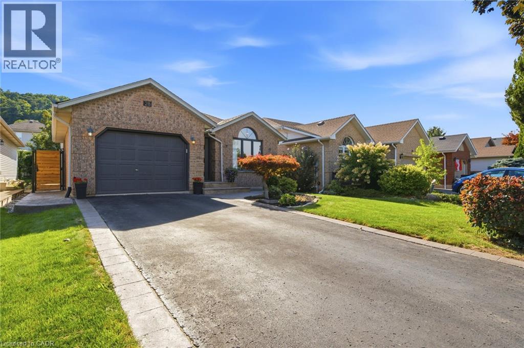 28 Colonial Crescent, Grimsby, Ontario  L3M 5H3 - Photo 2 - 40861652