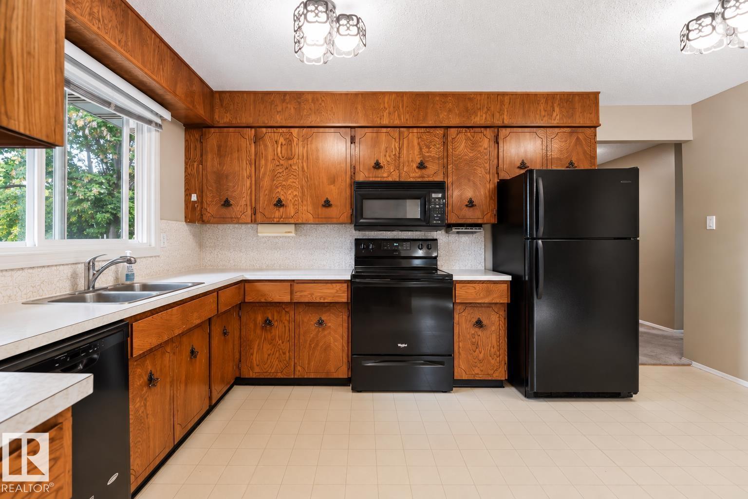 76 Corinthia Dr, Leduc, Alberta  T9E 4X2 - Photo 13 - E4507733