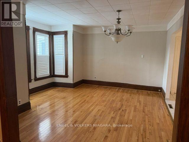 5821 Leonard Avenue, Niagara Falls (Hospital), Ontario L2G 4R5 - Photo 4 - X13762462