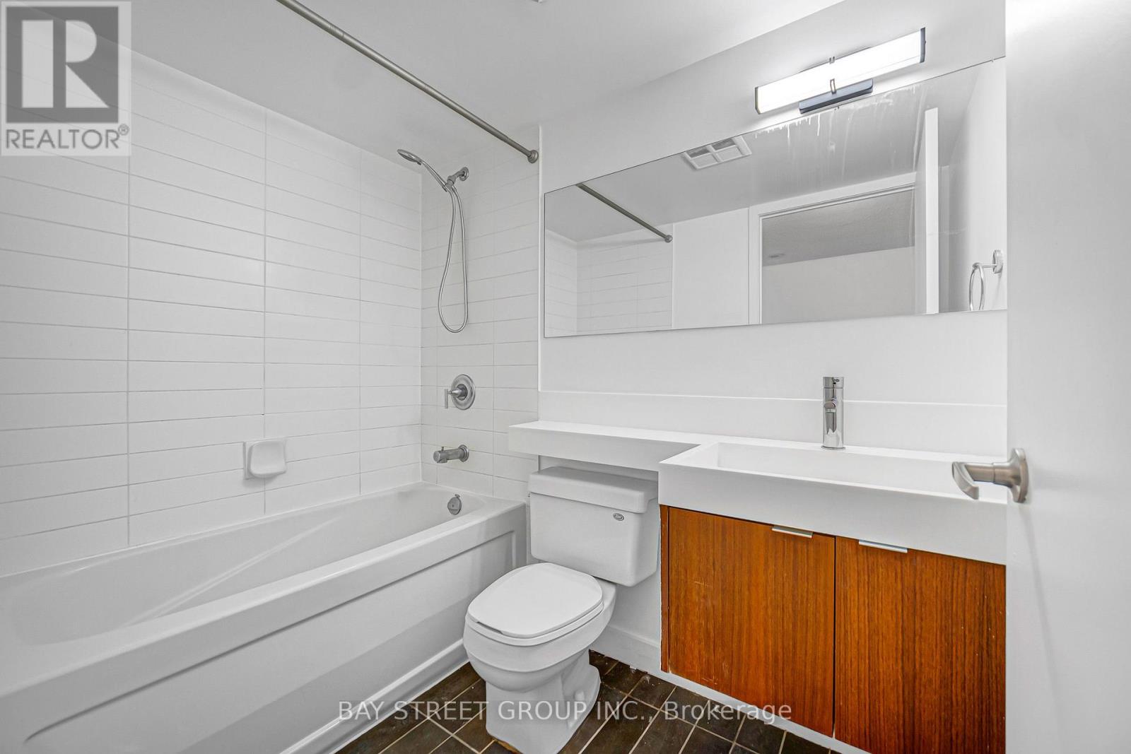 816 - 25 Telegram Mews, Toronto, Ontario  M5V 3Z1 - Photo 15 - C13762504